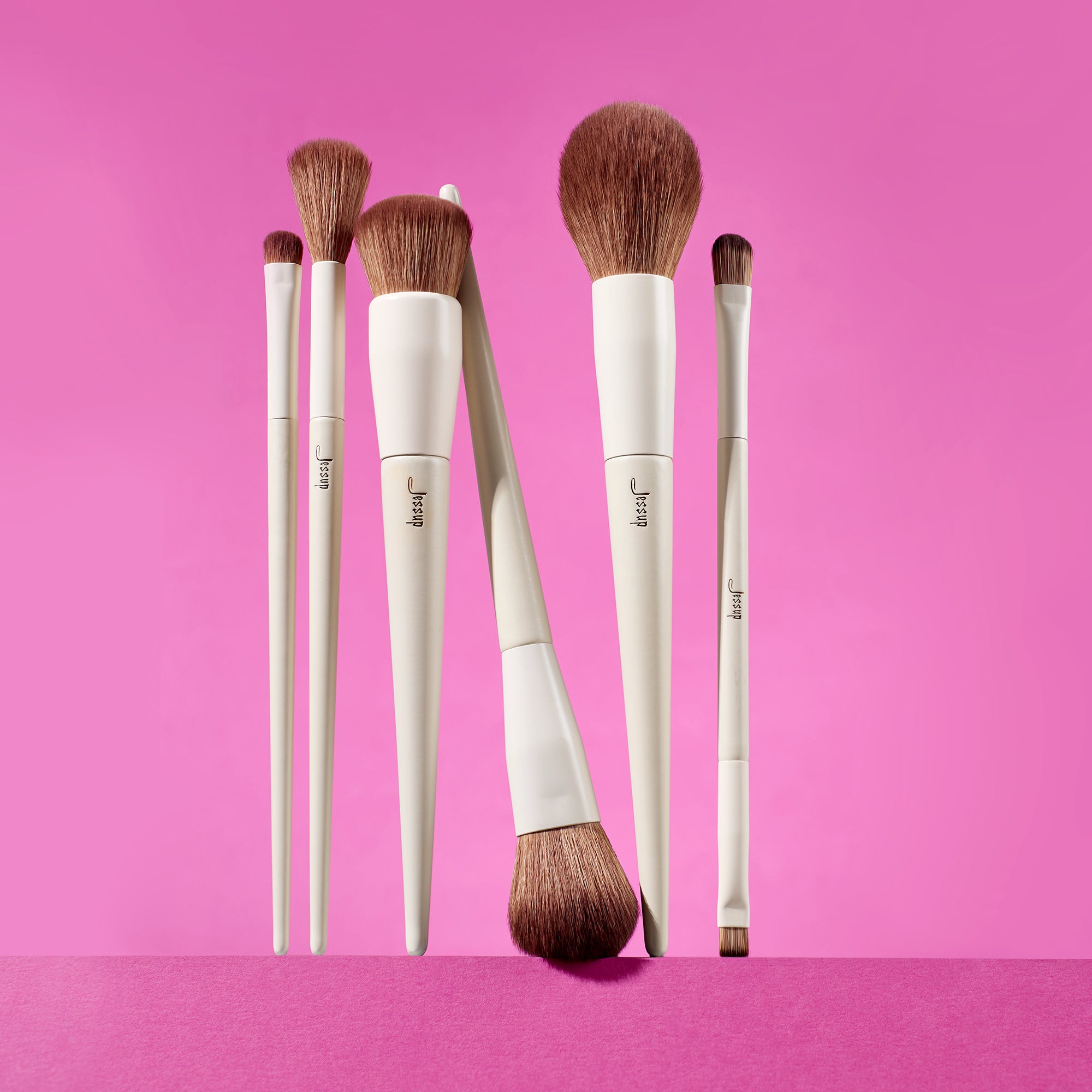 Jessup ligh gray makeup brush set